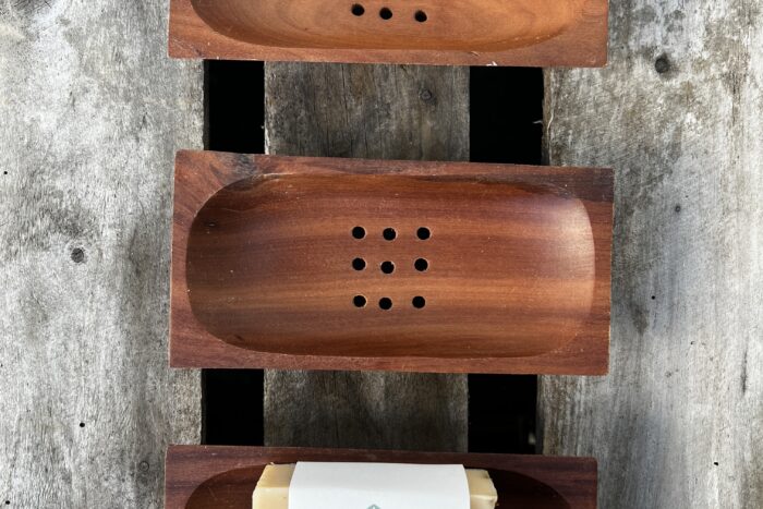 Sæbeskåle i mahogni